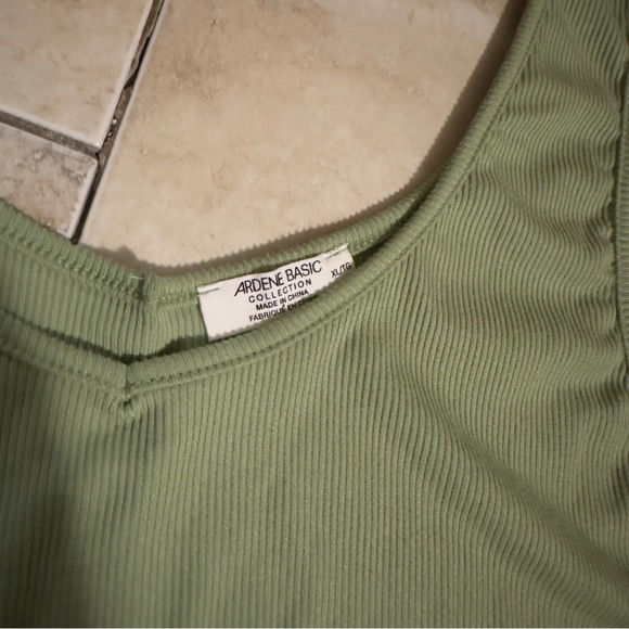 ARDENE Light Green Ribbed V-Neck Tank – Super Light, Size XL - Picture 2 of 5